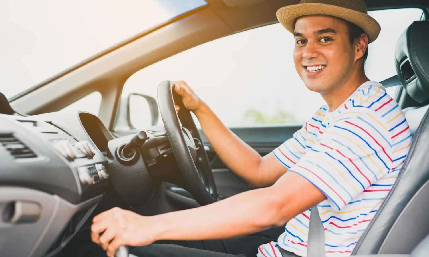 Sewa Mobil dengan Driver Paling Tahu Seluk Beluk Jalanan di Bali