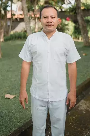 I Wayan Arik Arianto || Acupuncture & Pranic Healing