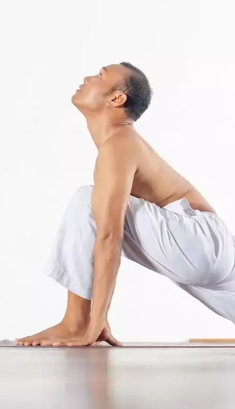 YOGA ONLINE CLASS TRADITIONAL HATHA YOGA