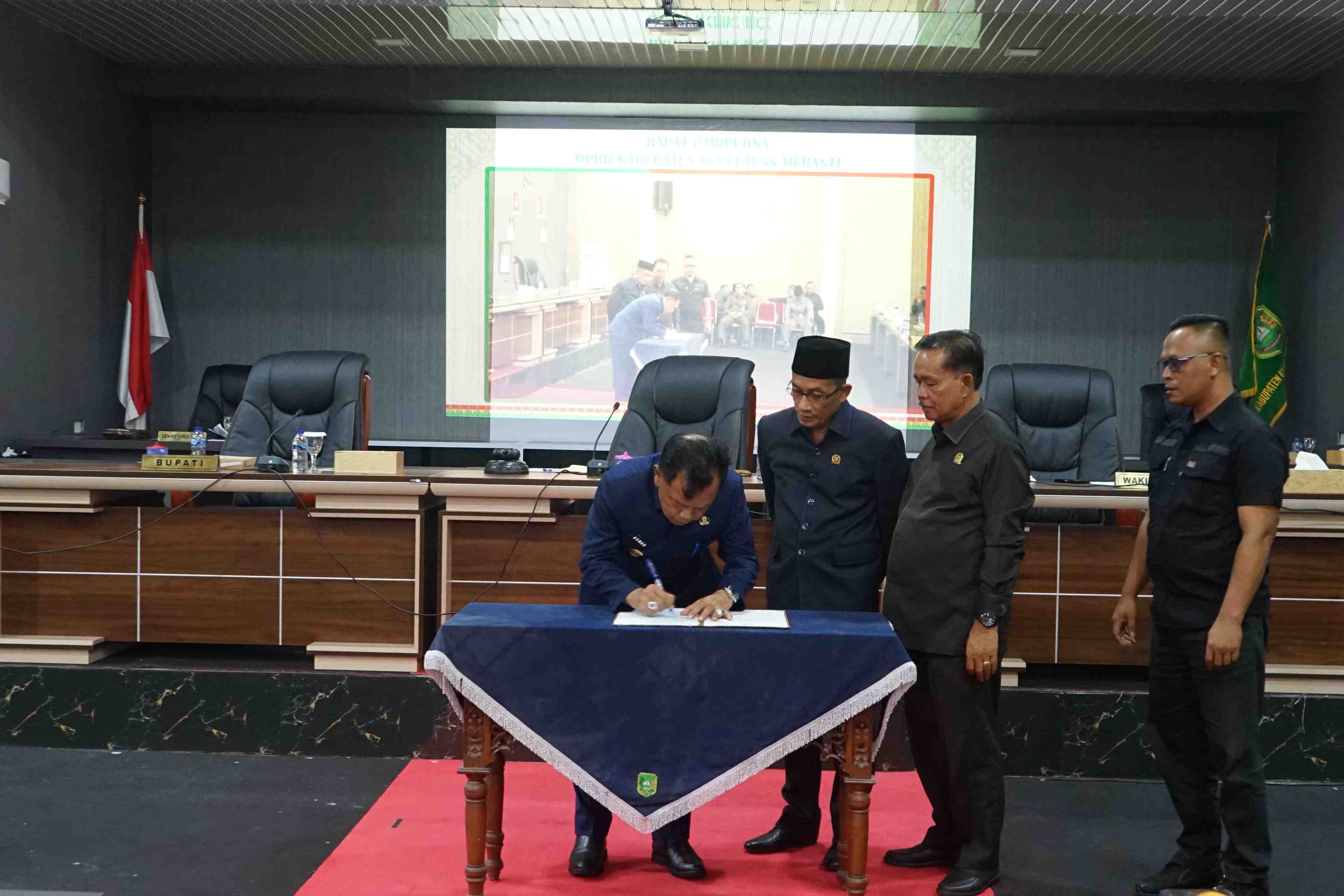 Bupati Dan DPRD Kepulauan Meranti Gelar Paripurna Laporan Banggar dan LPP APBD 2022