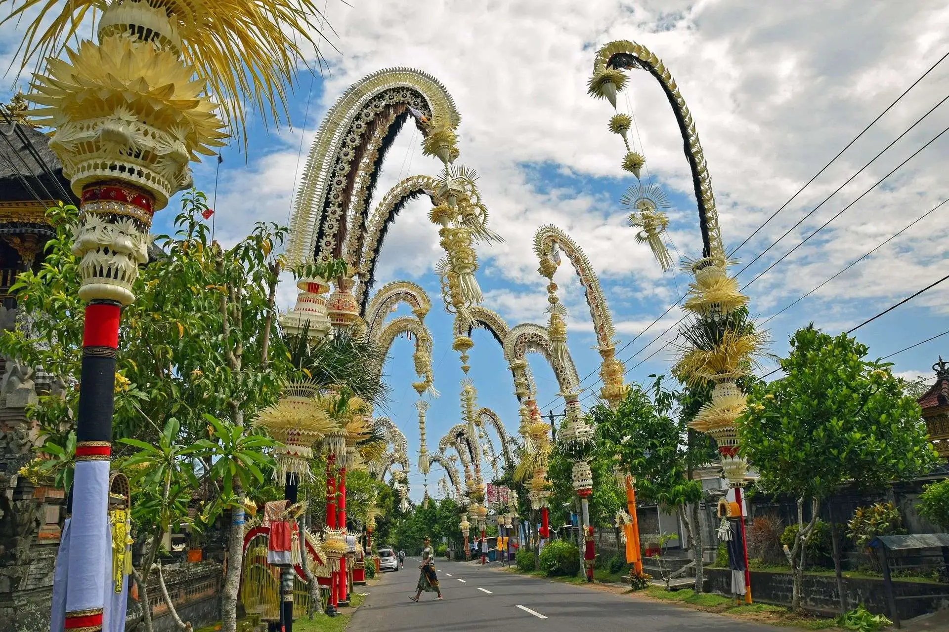Diperingati Tiap 6 Bulan Sekali, Ini 5 Tempat Untuk Melihat Upacara Galungan Di Bali!