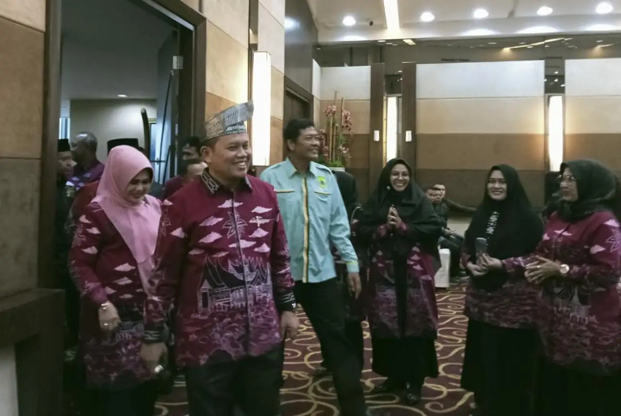 Usai Lantik Pengurus Kota Pekanbaru, ini Pesan Ketua Umum Ikatan Keluarga Pasaman Barat