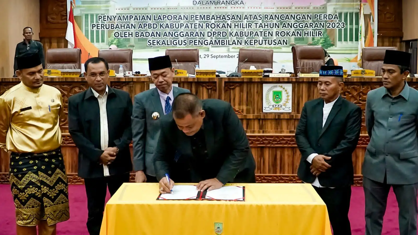 DPRD Rohil Gelar Penyampaian Laporan Pembahasan Rancangan Perda Perubahan APBD 2023