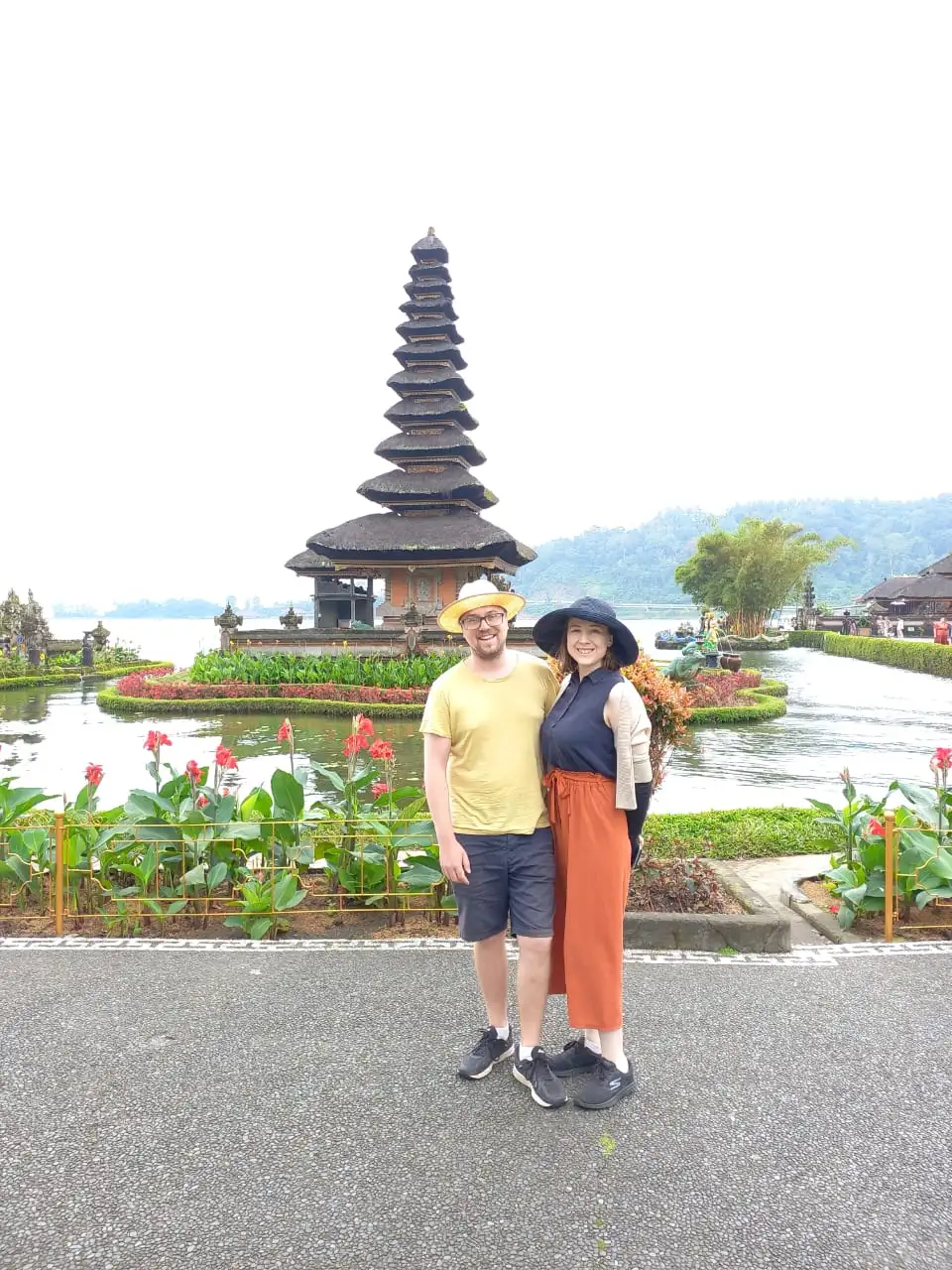 Dolphin + Floating Temple Tour3