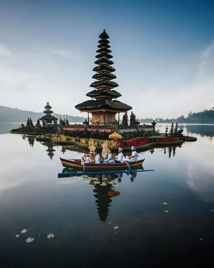 Dolphin + Floating Temple Tour8