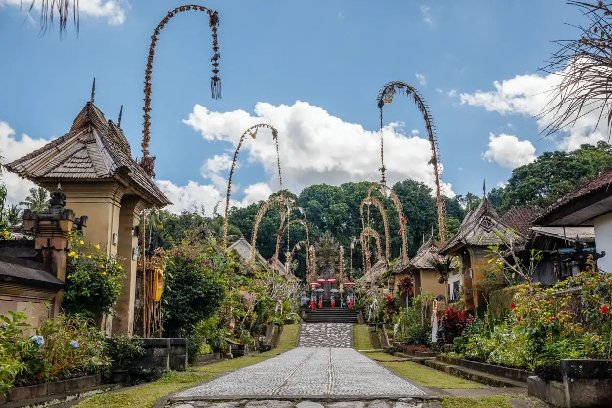 Catat, Ini Tanggal Liburan Untuk Menonton Budaya Penjor Dan Ogoh Ogoh Di Bali Tahun 2024! Galungan & Kuningan Bertepatan Dengan Nyepi 2024!