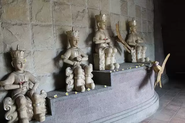 Silver Gallery 