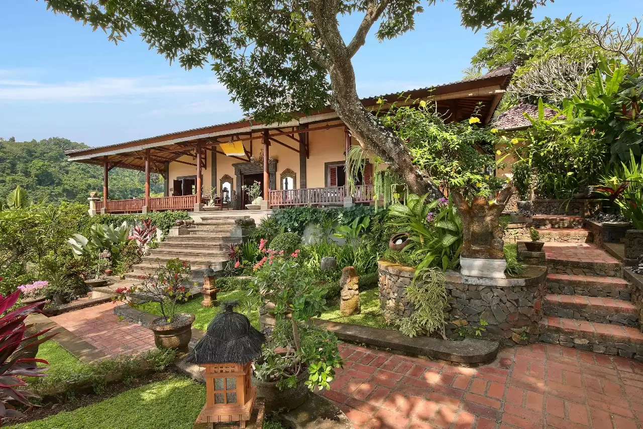 Entire Estate