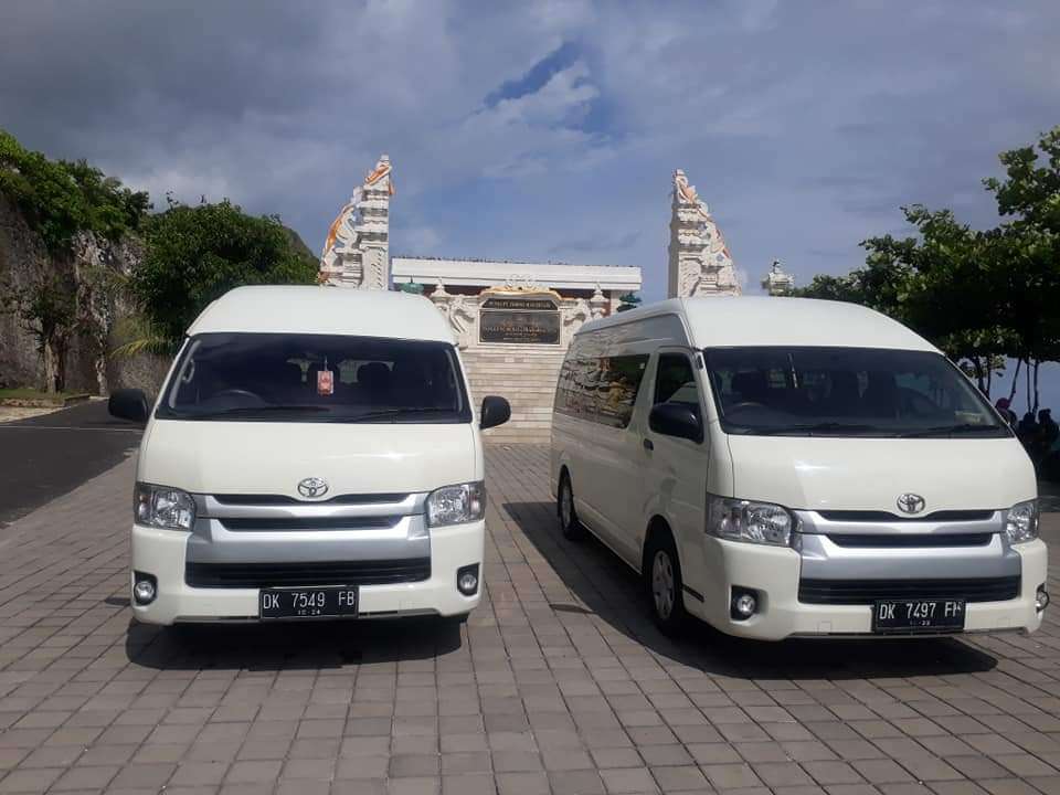 Mengapa Sewa Minibus di Bali adalah Pilihan Terbaik untuk Perjalanan Rombongan?
