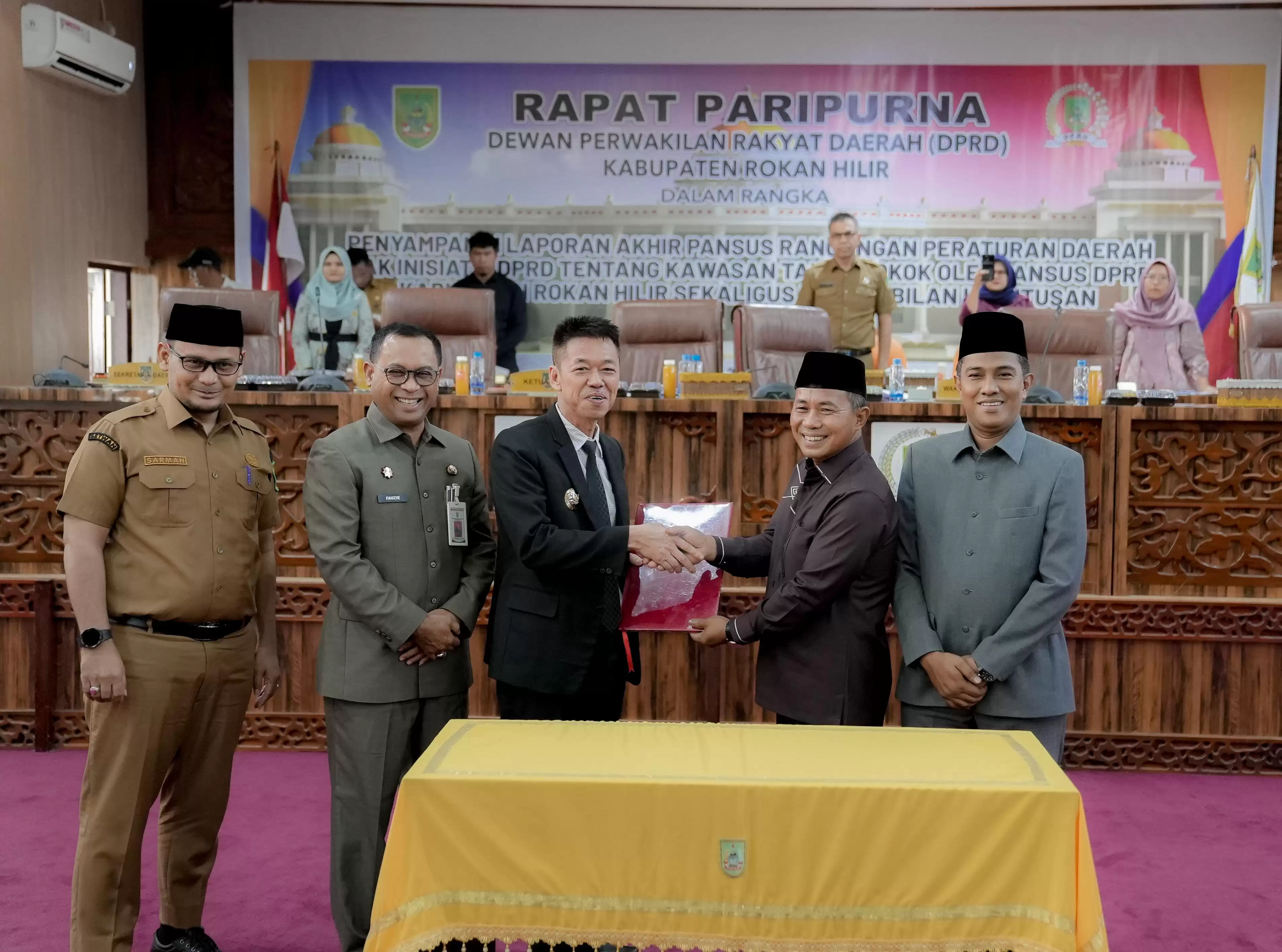 DPRD Rohil Gelar Rapat Paripurna Penyampaian Laporan Akhir Pansus Rancangan Perda Hak Inisiatif DPRD Tentang KTR