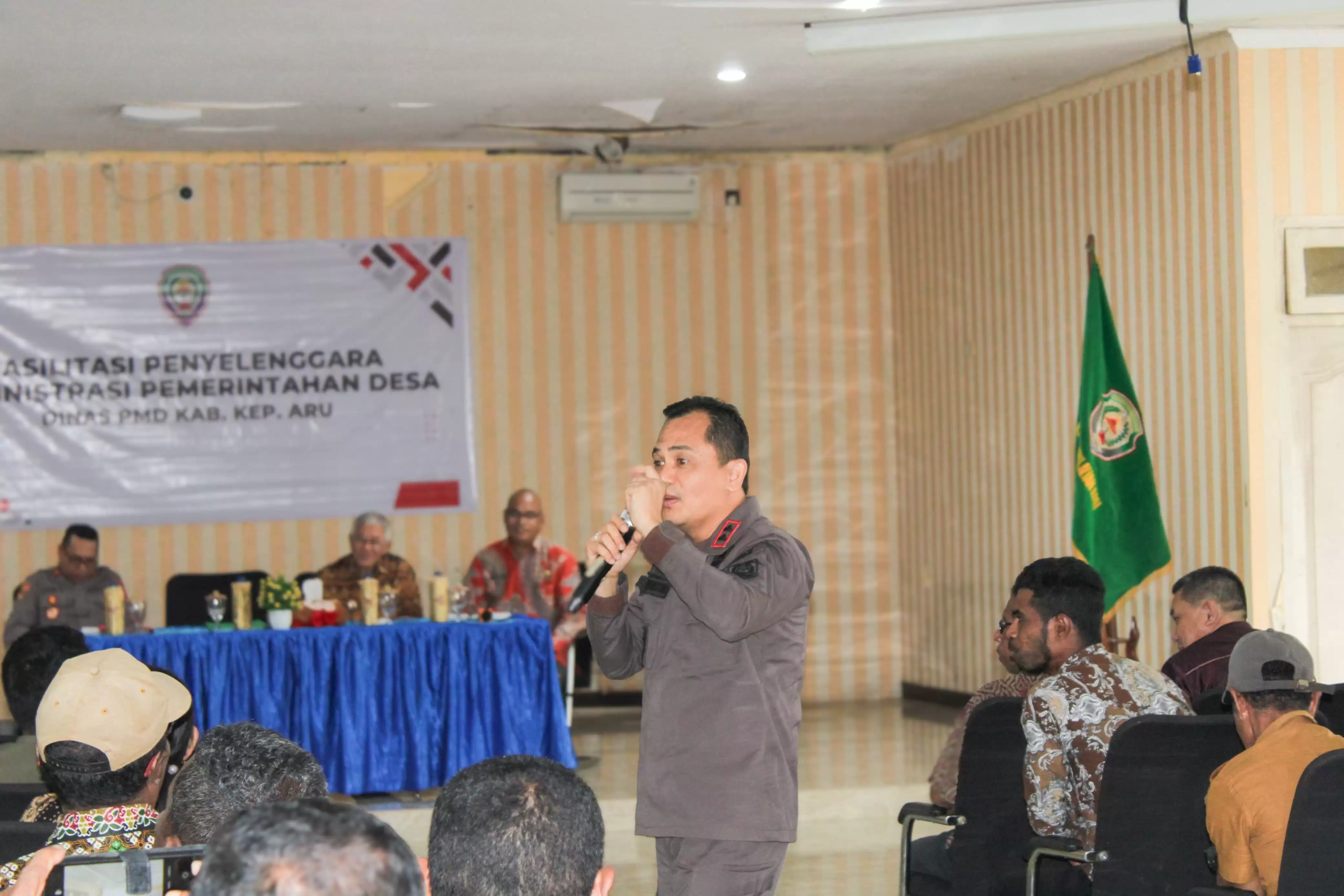 Kajari Kepulauan Aru Sosialisasikan Jaksa Garda Desa di Acara Fasilitasi Penyelenggara Administrasi Pemdes