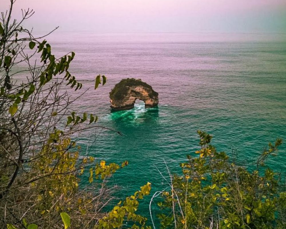 Banah Cliff Point