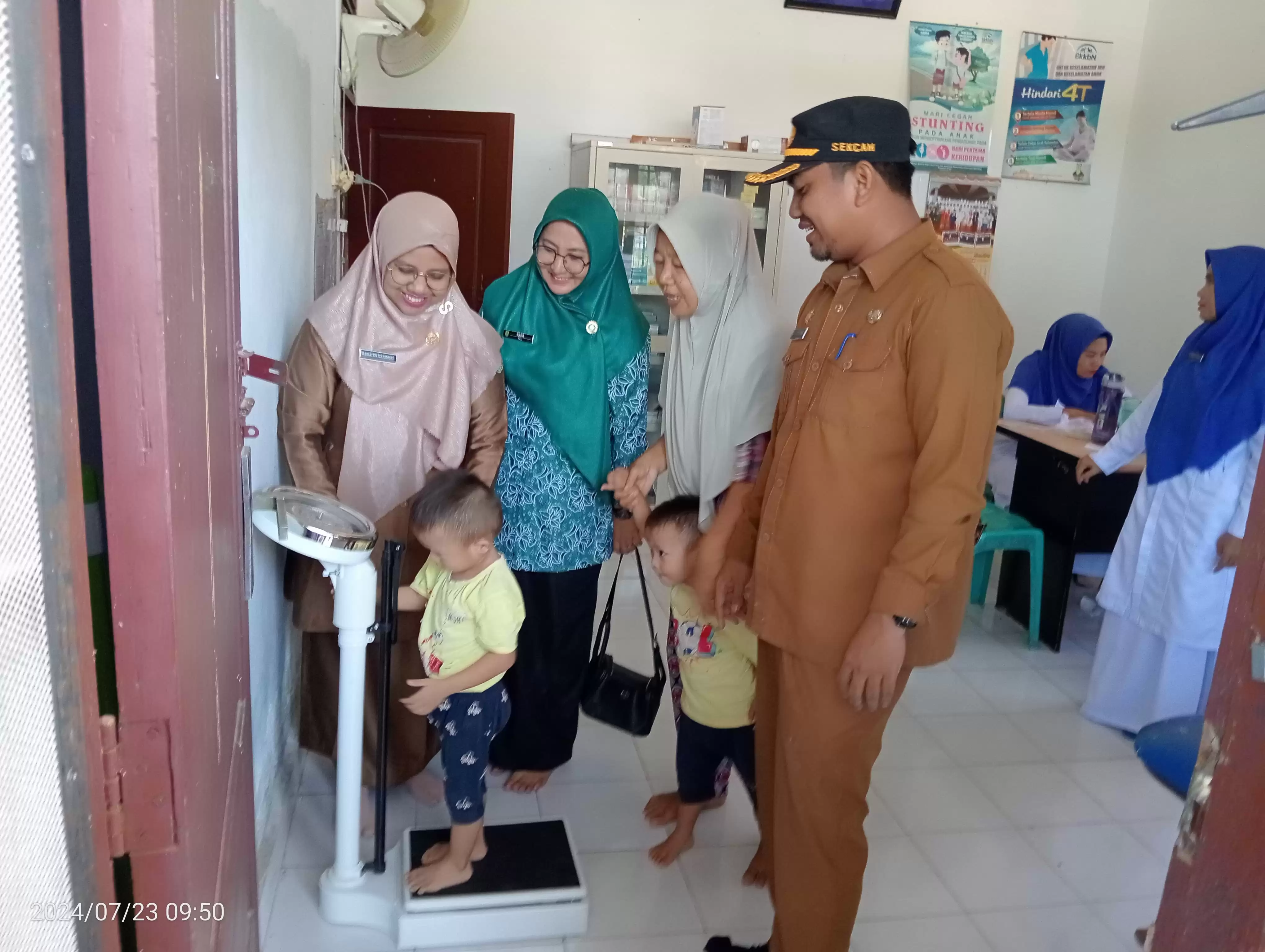 Plt. Camat Bangko Tinjau Pelaksanaan PIN Polio di Beberapa Posyandu
