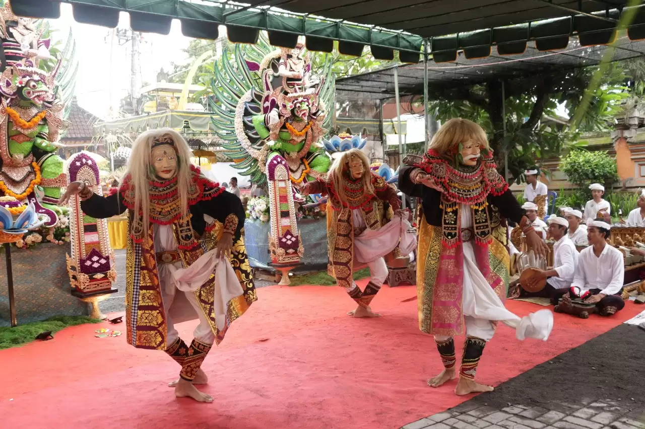 Pembelajaran Tari Topeng Tua