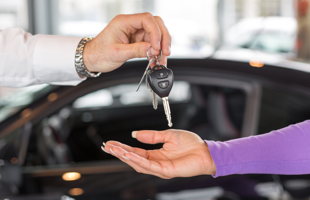 Sewa Mobil dengan Sopir atau Lepas Kunci?