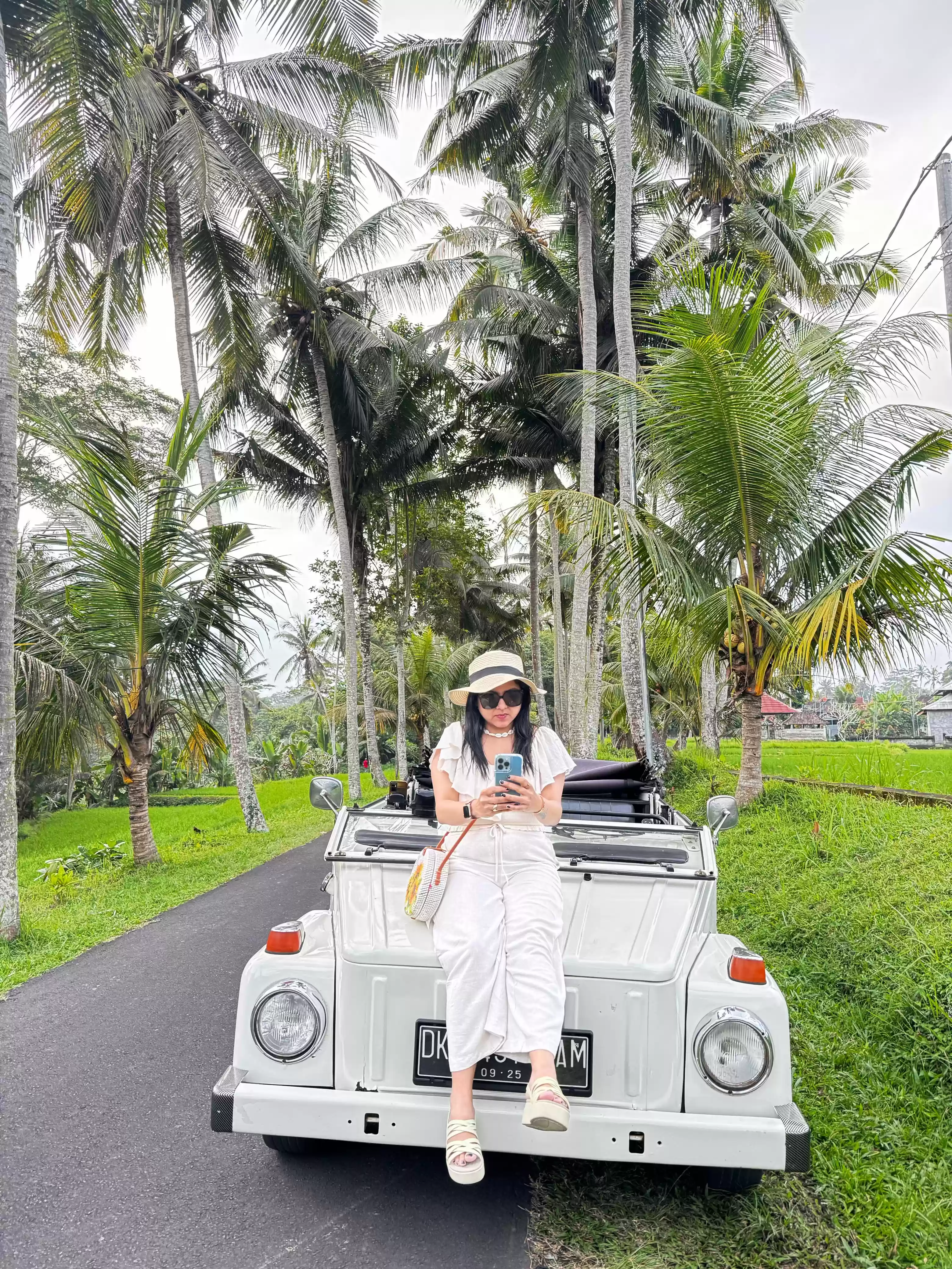 Classic Tour Uluwatu with Sexy Car