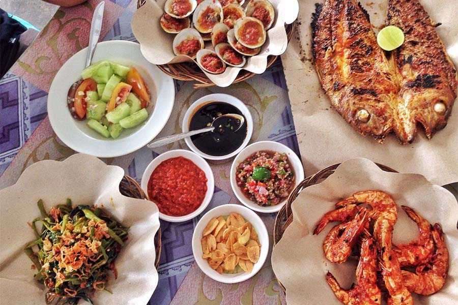 Mengunjungi Restoran dan Warung di Lokasi Tersembunyi