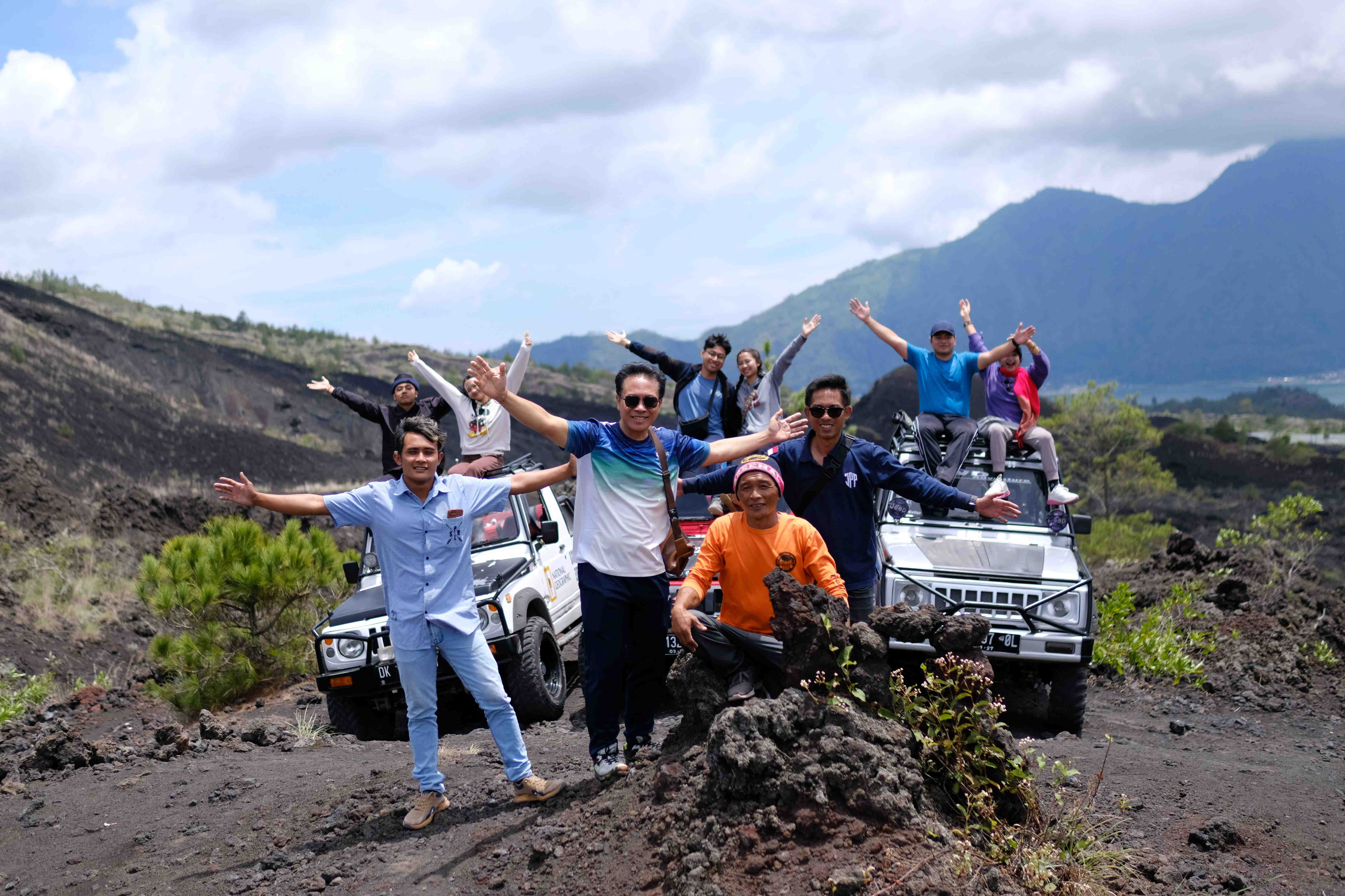 Full Board 4WD Jeep Batur Caldera Tour