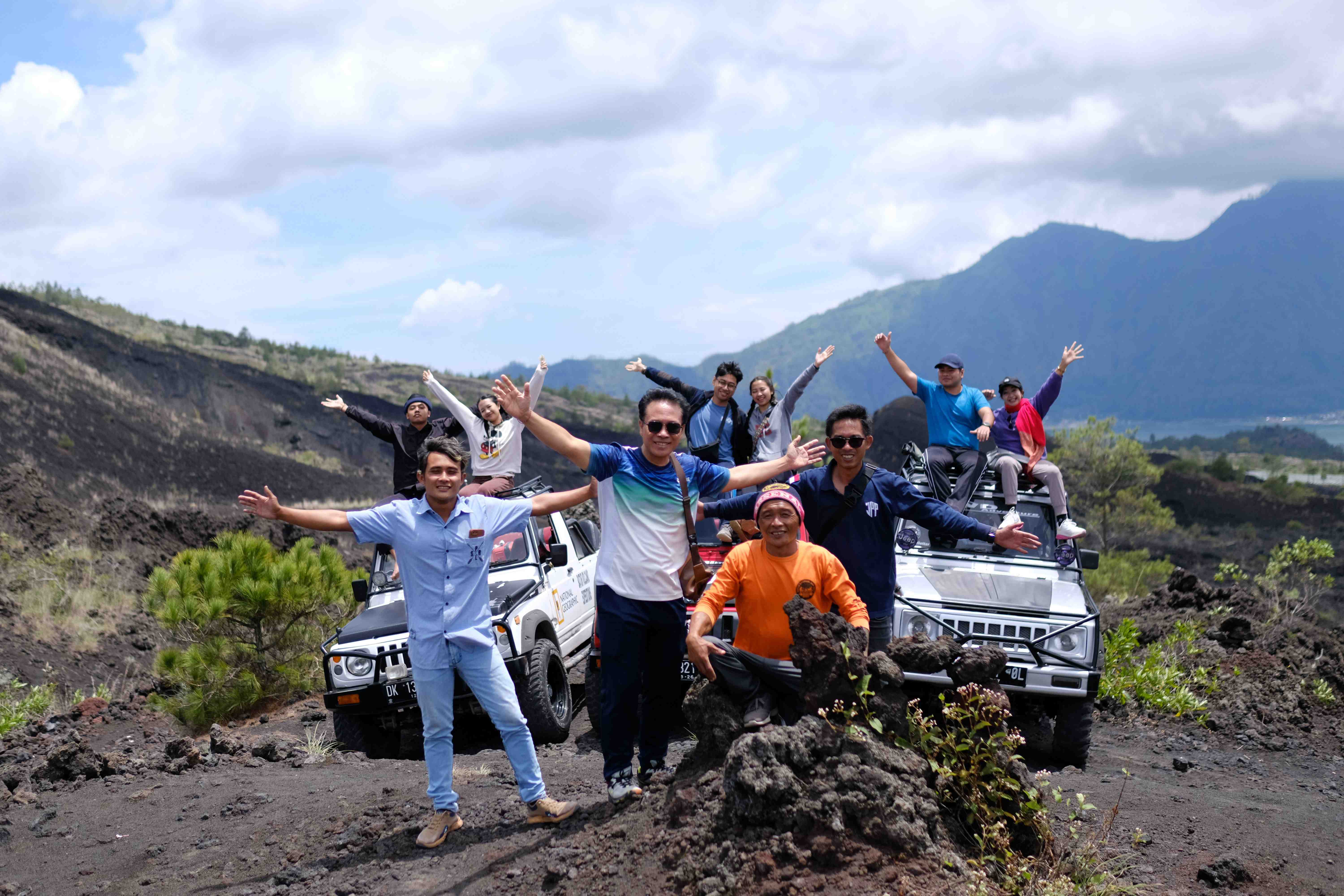 Full Board 4WD Jeep Batur Caldera Tour