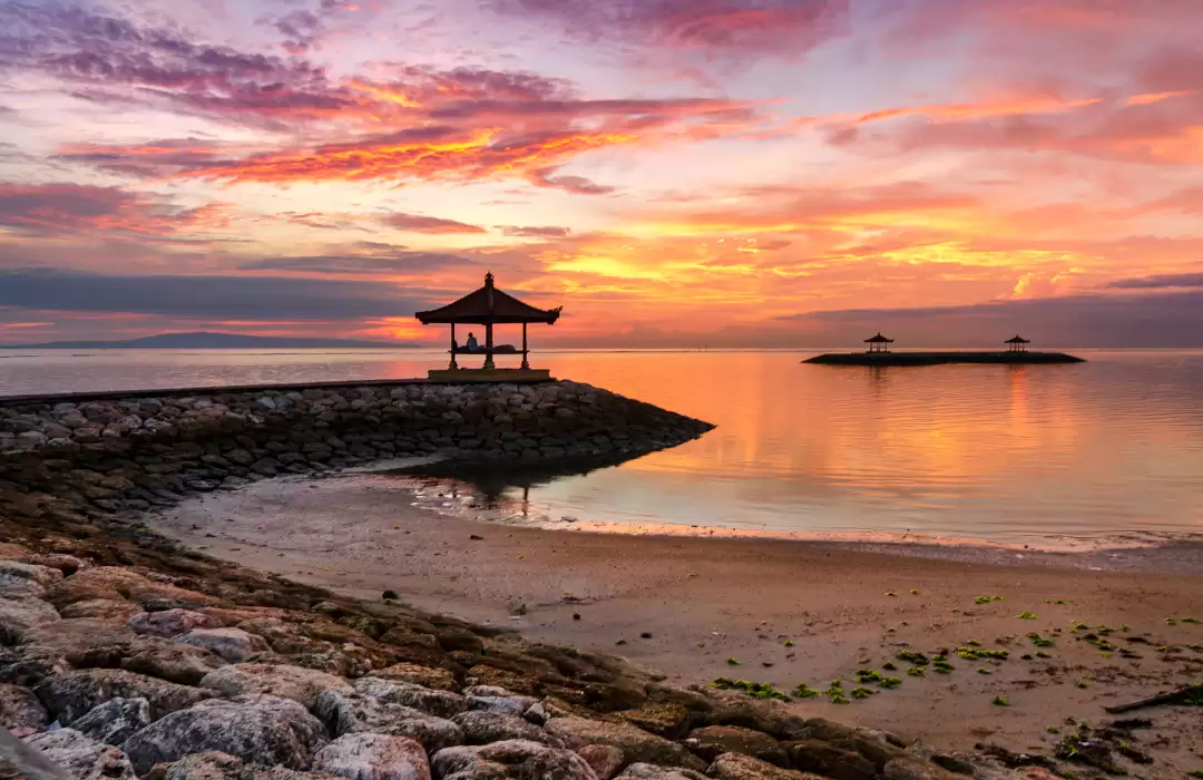 Sanur Beach – A Peaceful Sunrise by the Sea