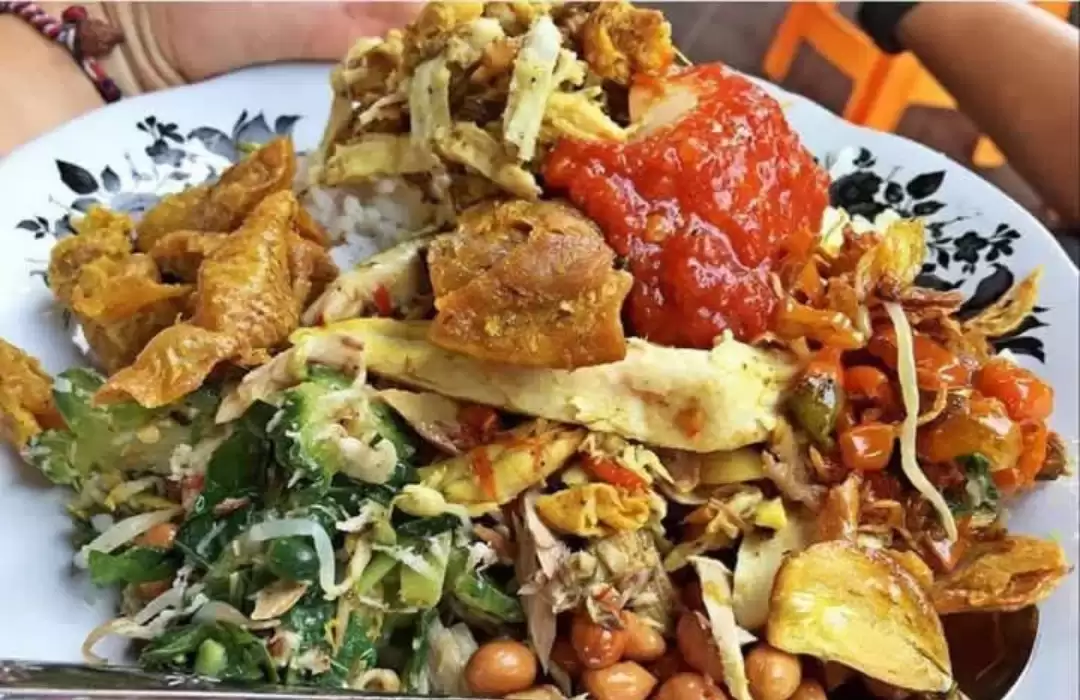 Nasi Campur Men Weti – A Breakfast Favorite in Sanur