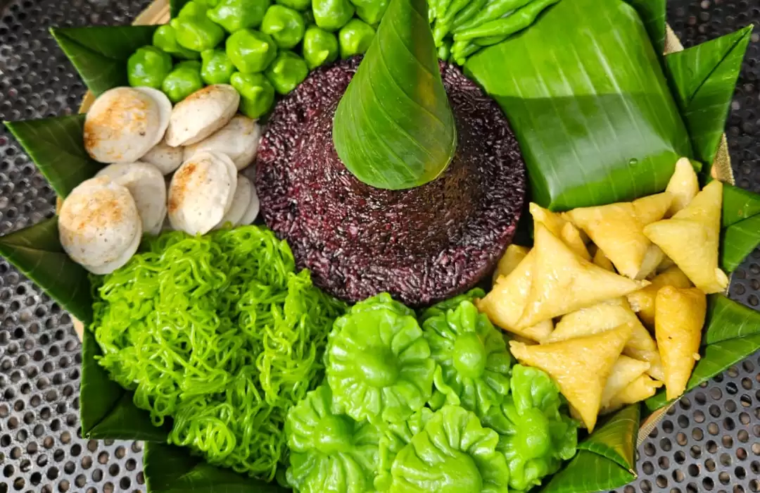 Jaja Bali at Pasar Ubud – Traditional Balinese Desserts