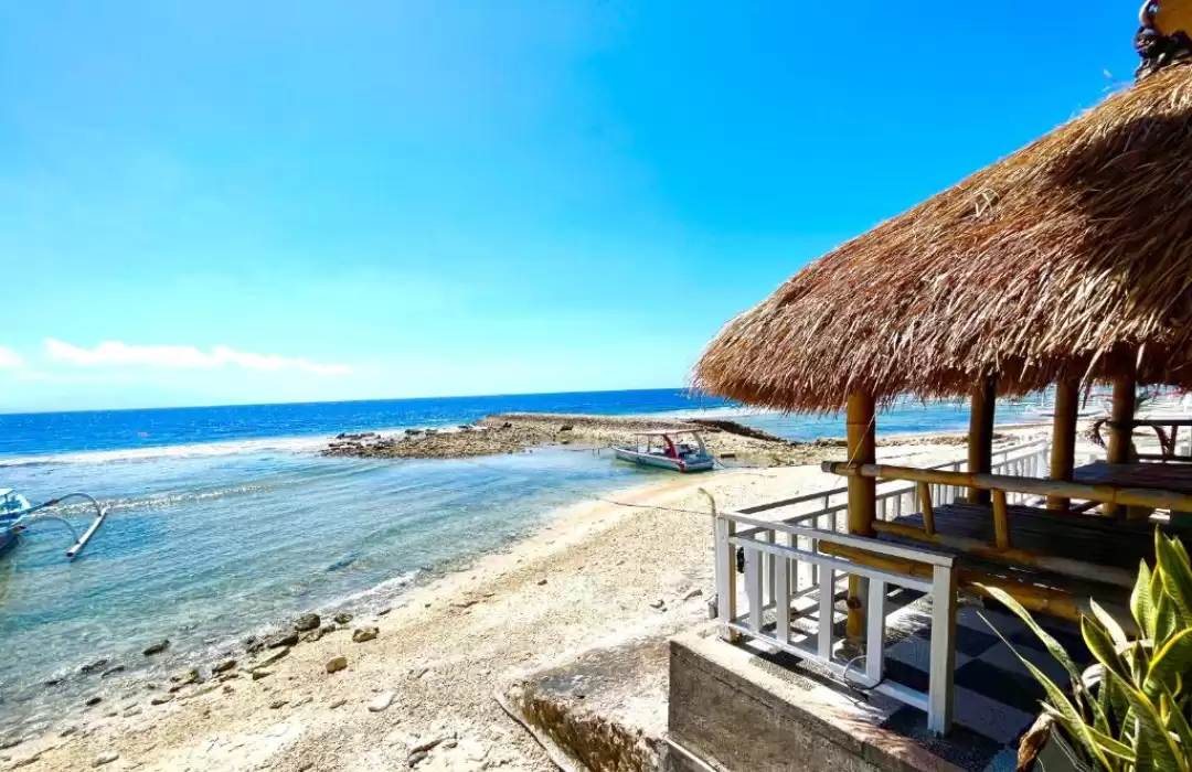 Coastal Bliss at Batu Batu Beach Lodge, Nusa Penida