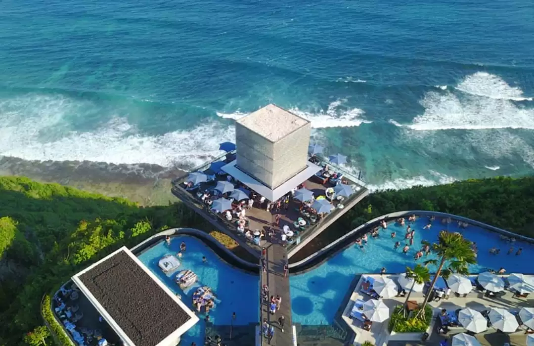 Omnia Dayclub Bali - Uluwatu