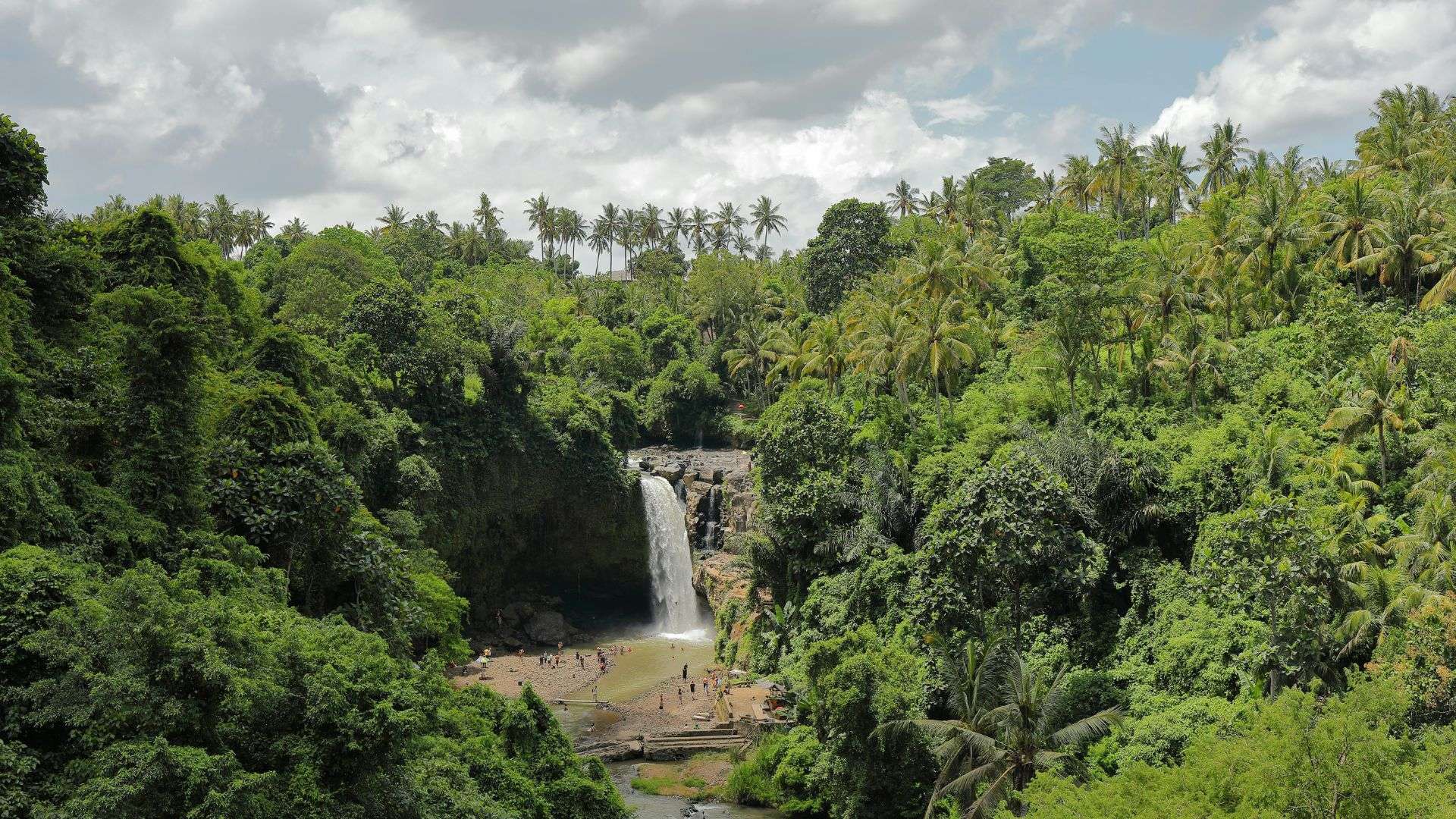 Tegenungan Waterfall