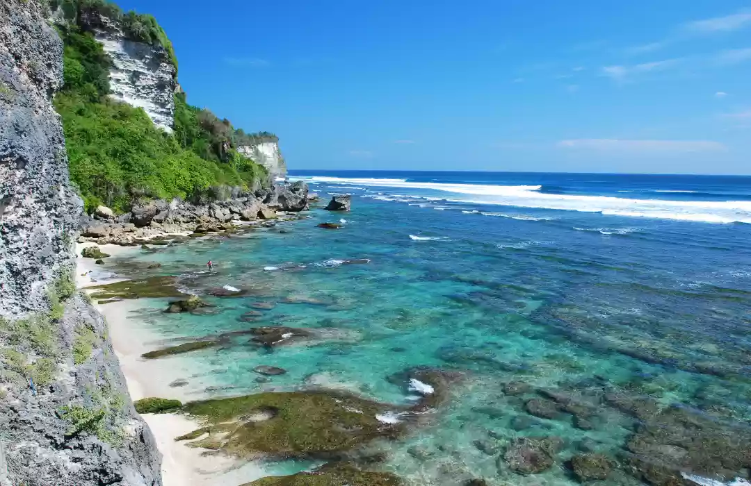 Uluwatu Cliffside Caves: Secluded Grottos by the Sea
