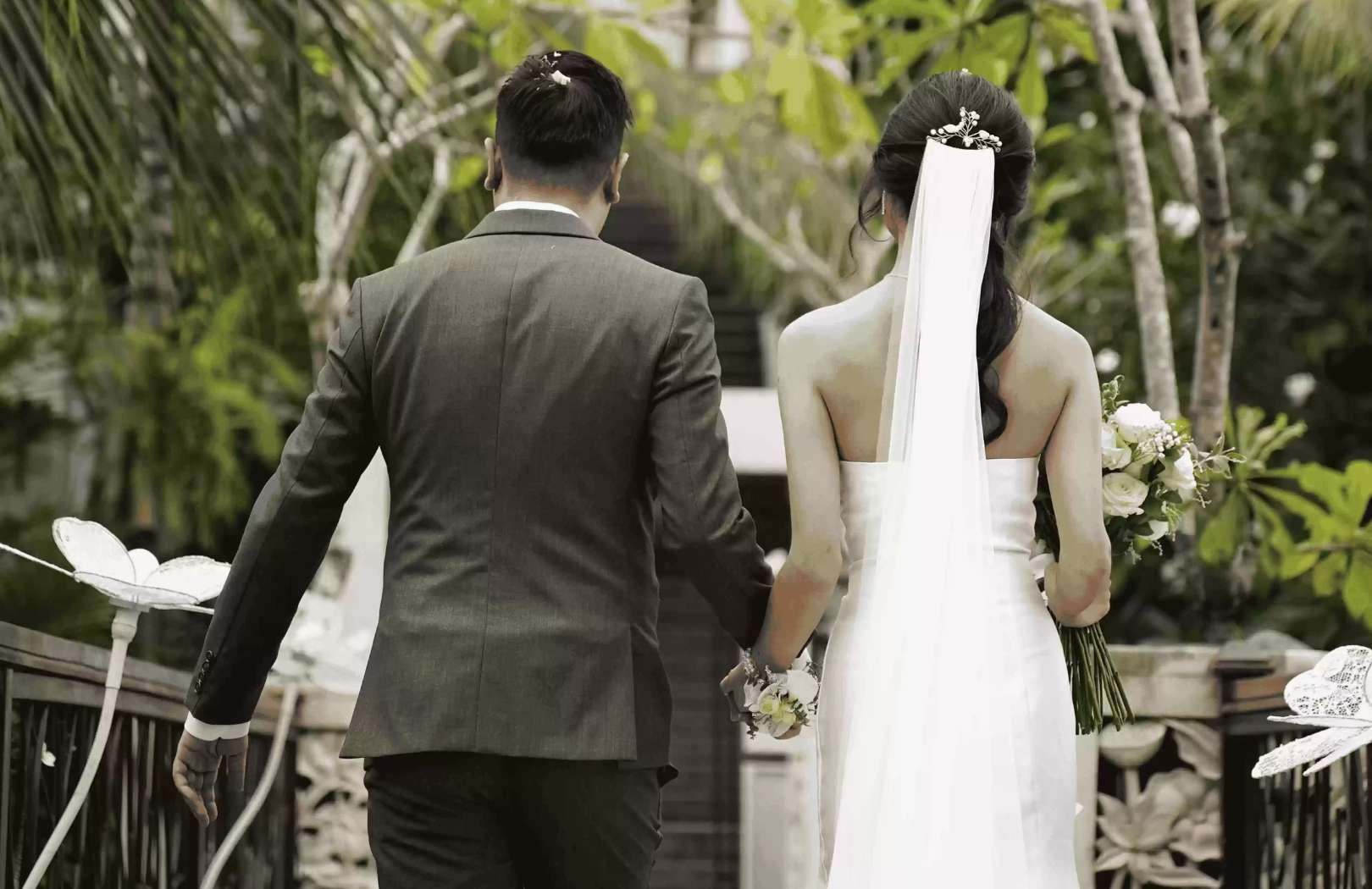 Wedding Ceremony with Simple Decoration8