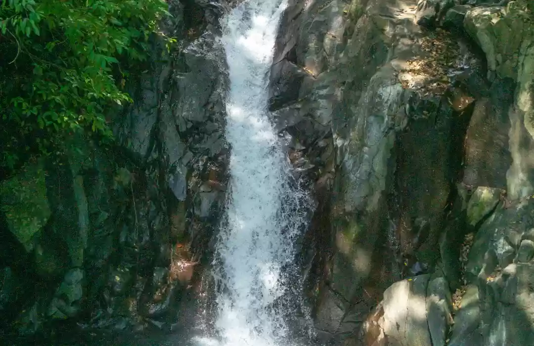  Aling-Aling Waterfall: A Thrilling Adventure