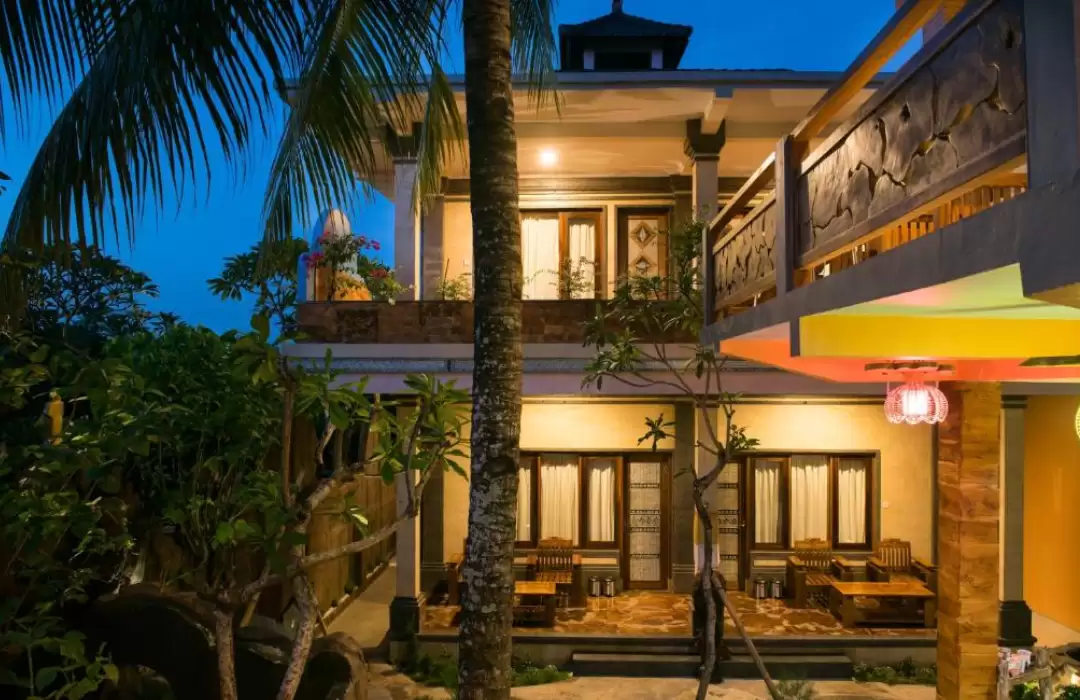 Menginap di Hostel atau Homestay