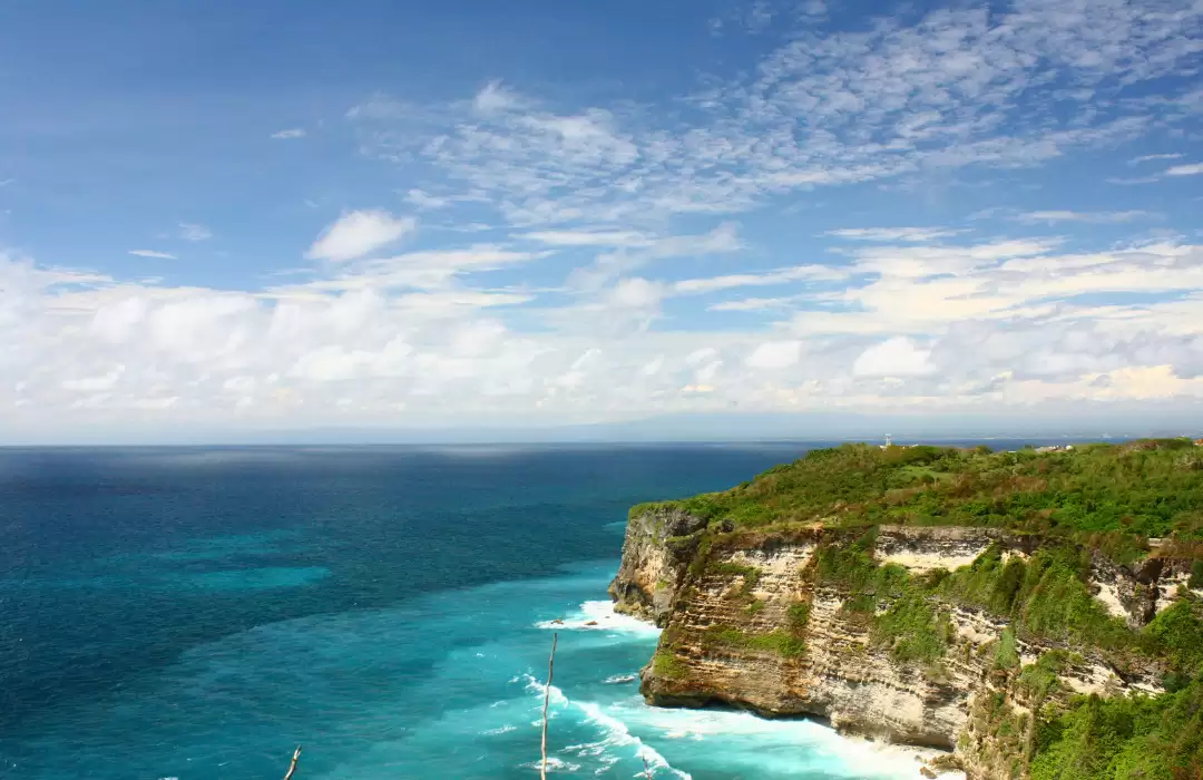 Uluwatu: Pesta Kembang Api dengan Latar Laut