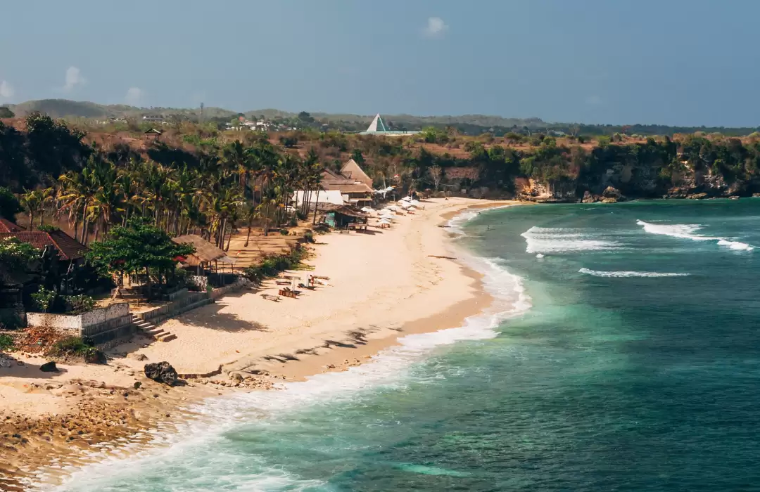 Nikmati Liburan di Pantai yang Lebih Sepi