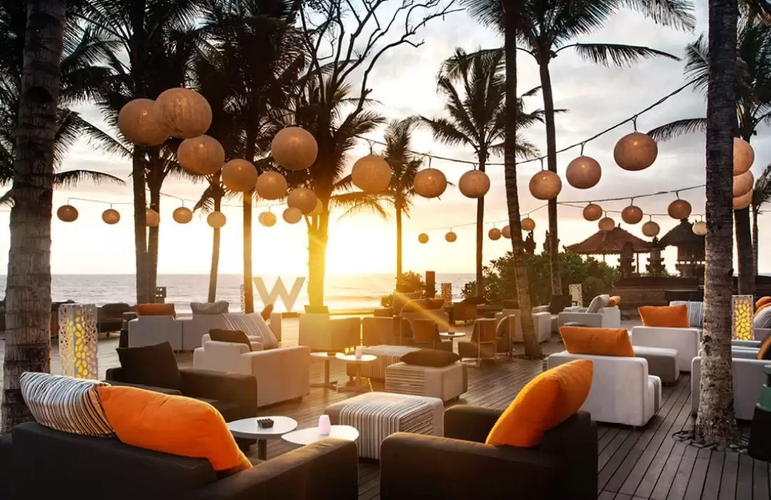 Rooftop Revelry: Sky-High Views and Exclusive Vibes