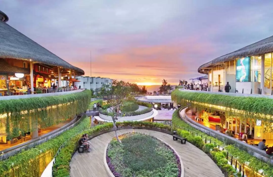 Kuta Beachwalk Christmas Market: Festive Fun for All Ages