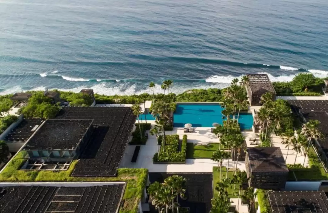 Alila Villas Uluwatu: A Cliffside Paradise