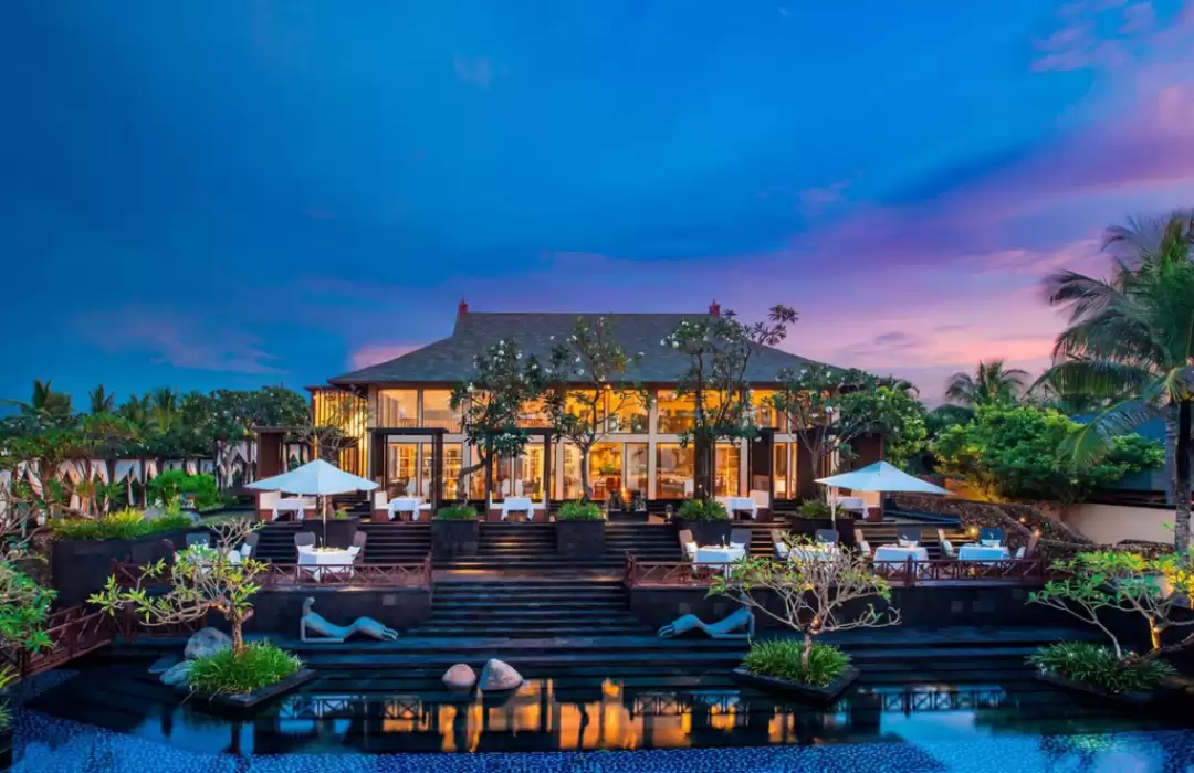 Dekorasi Natal di Hotel dan Resort Mewah