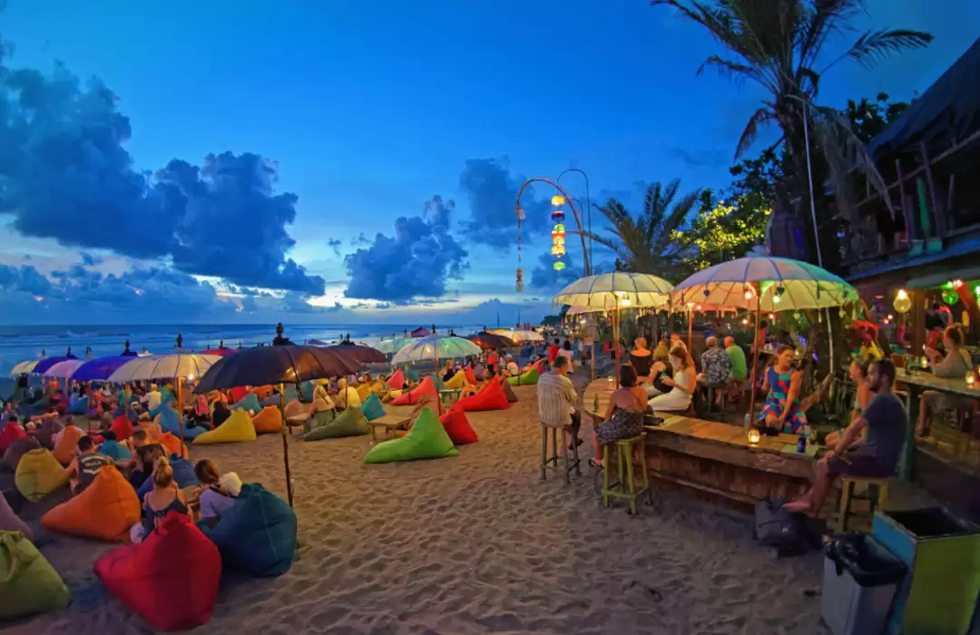 Mengunjungi Pantai untuk Natal yang Berbeda
