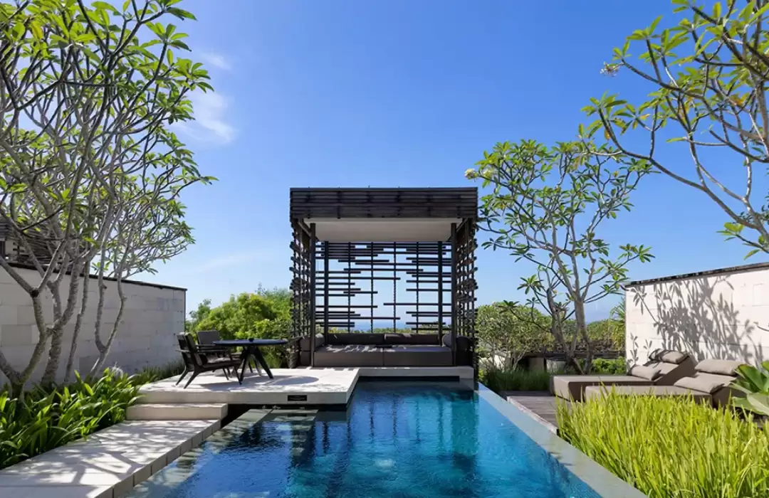 Alila Villas Uluwatu: Cliffside Glamour and Panoramic Views