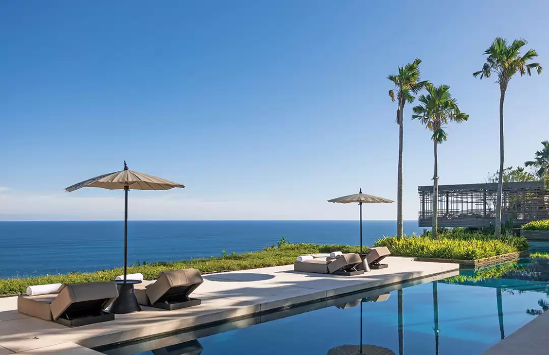 Alila Villas Uluwatu: Cliffside Elegance