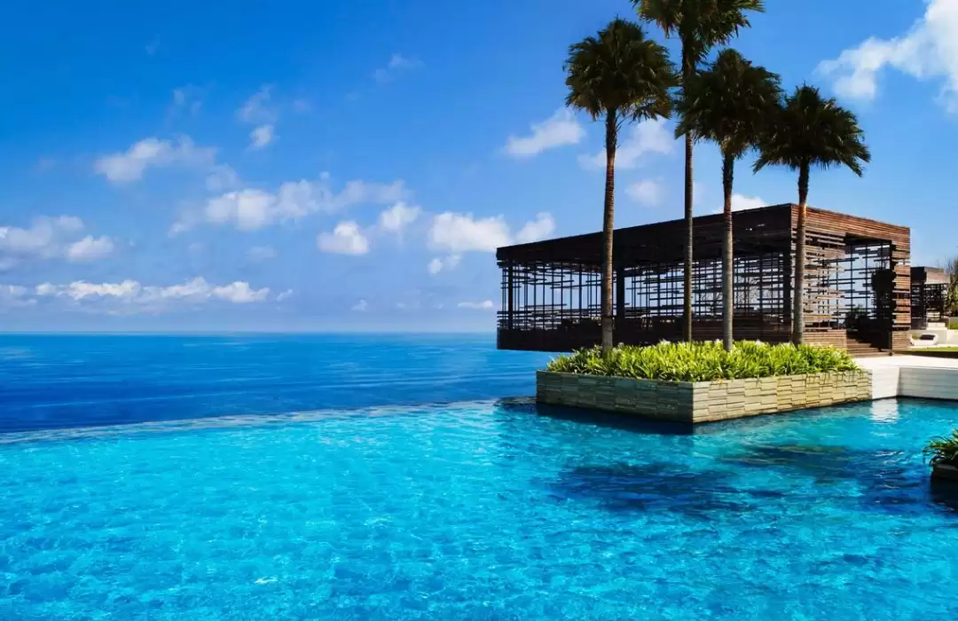 Luxurious Villas: A Private Paradise for Two
