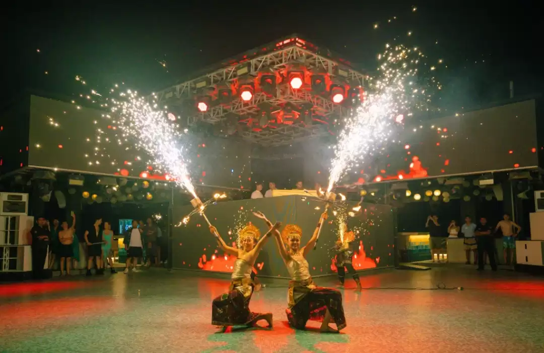 Atlas Beach Fest: Grand-Scale Celebrations