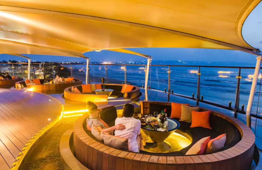 Rooftop Bars: Elevated Celebrations