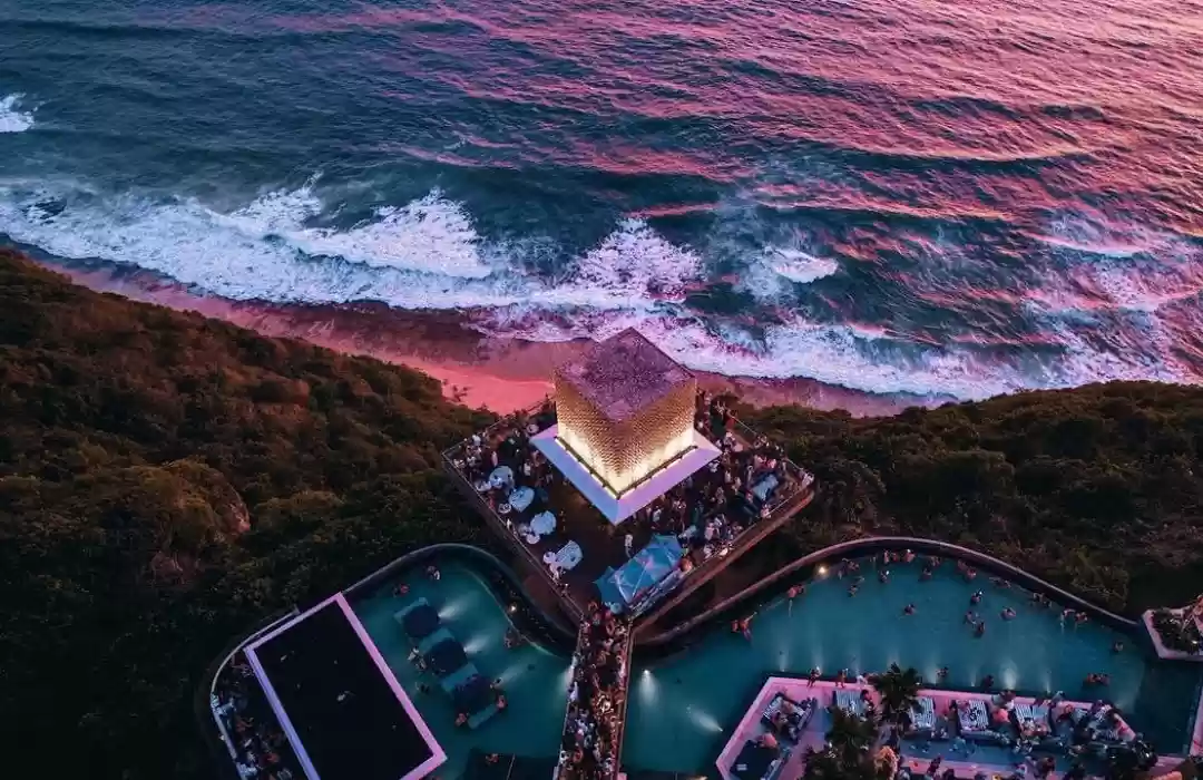 Savaya Bali: Glamorous Cliffside Extravaganza