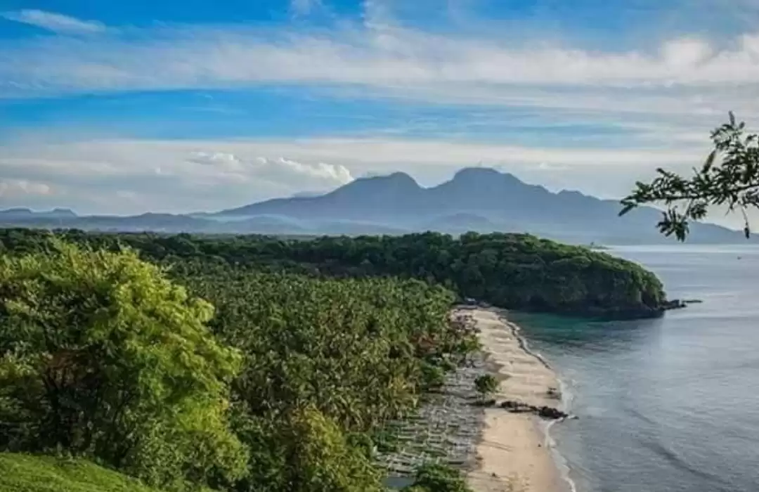 Bukit Asah: Cliffside Sunrise Splendor