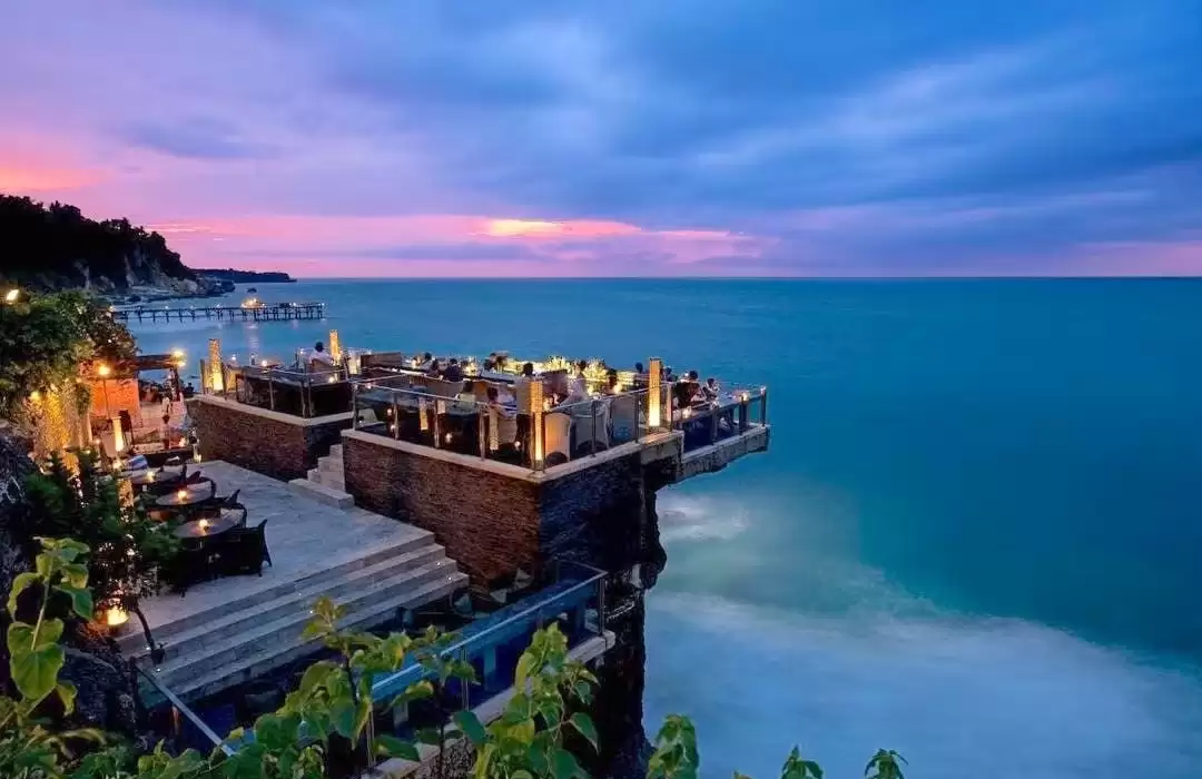 The Rock Bar at AYANA – Sunset with a View