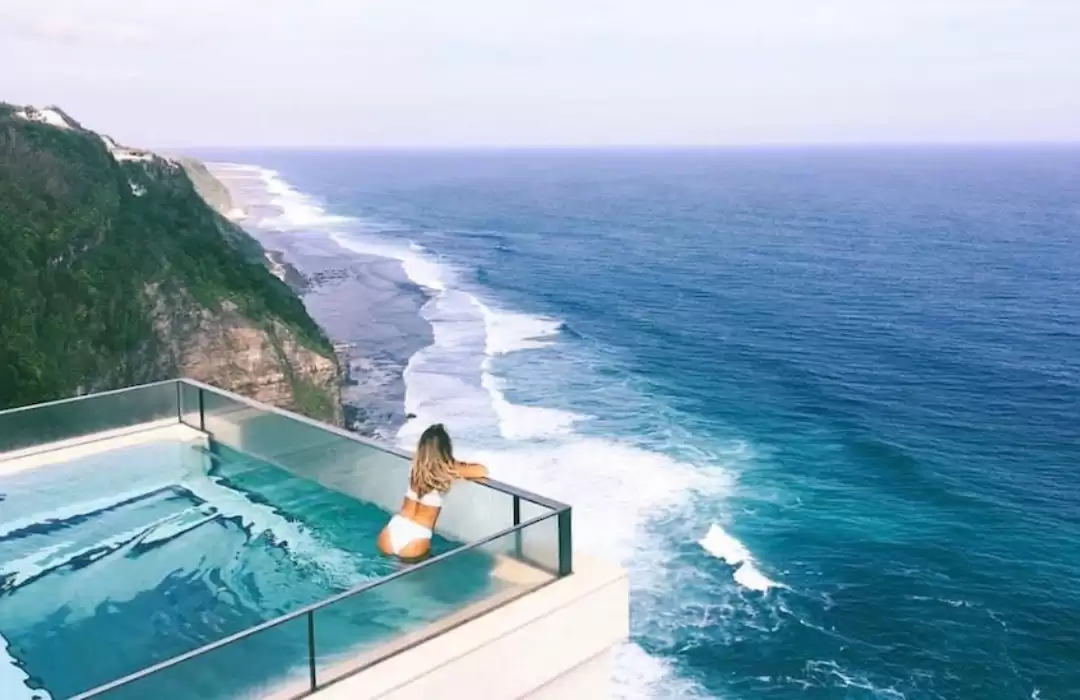 The Edge – A Rooftop Bar with a Glass-Bottom Infinity Pool