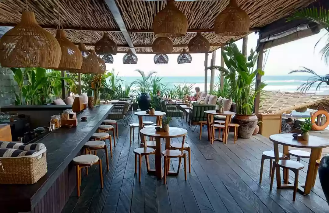 The Lawn – Coffee with a Beachfront Vibe